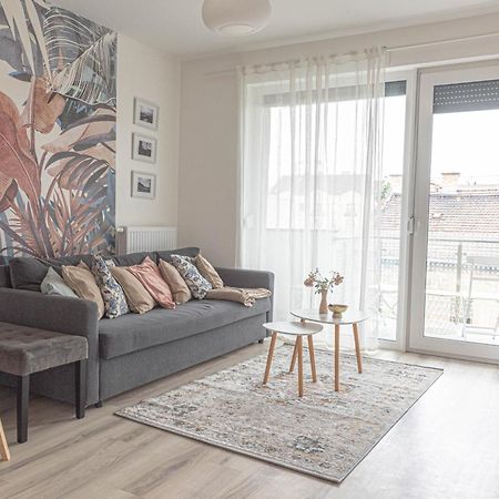 Dob36 Apartment With Free Private Parking And Balcony 부다페스트 외부 사진