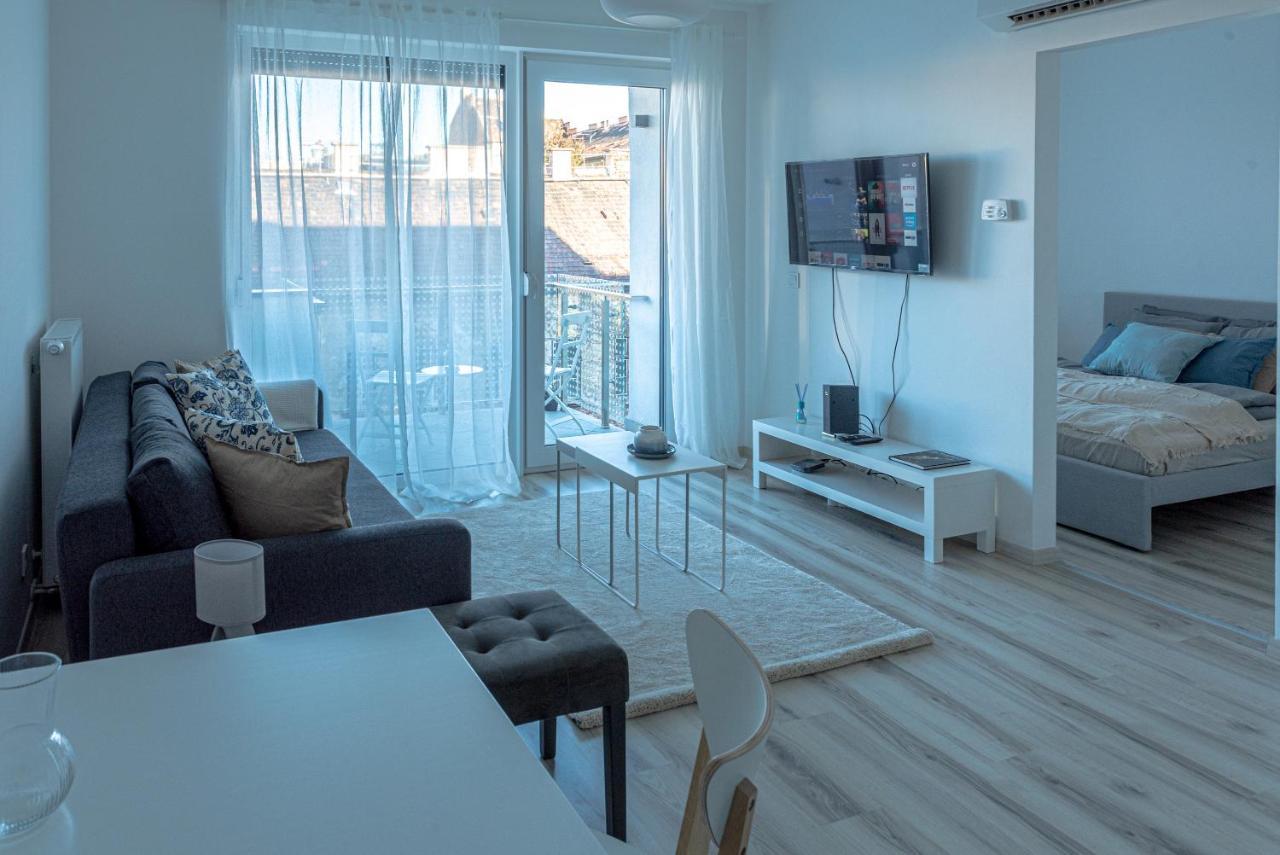 Dob36 Apartment With Free Private Parking And Balcony 부다페스트 외부 사진
