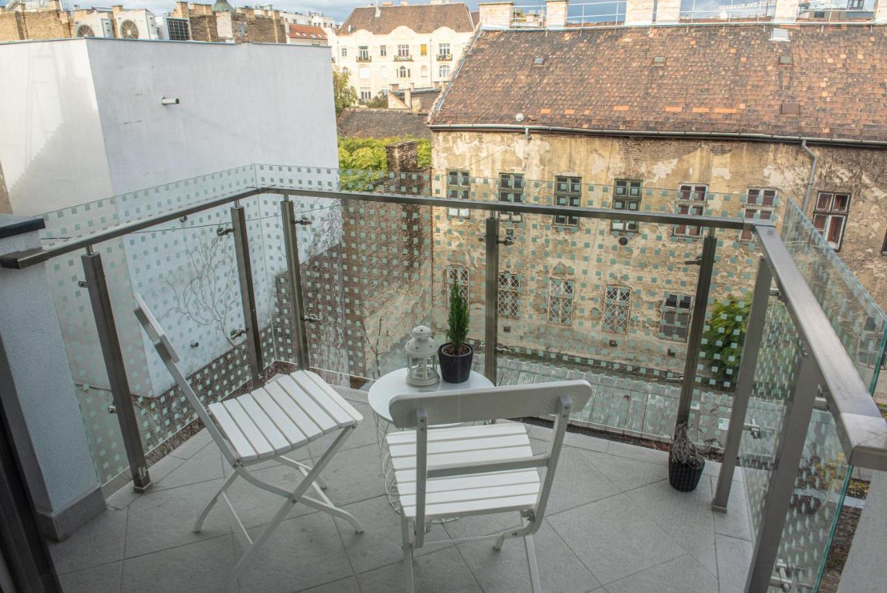 Dob36 Apartment With Free Private Parking And Balcony 부다페스트 외부 사진