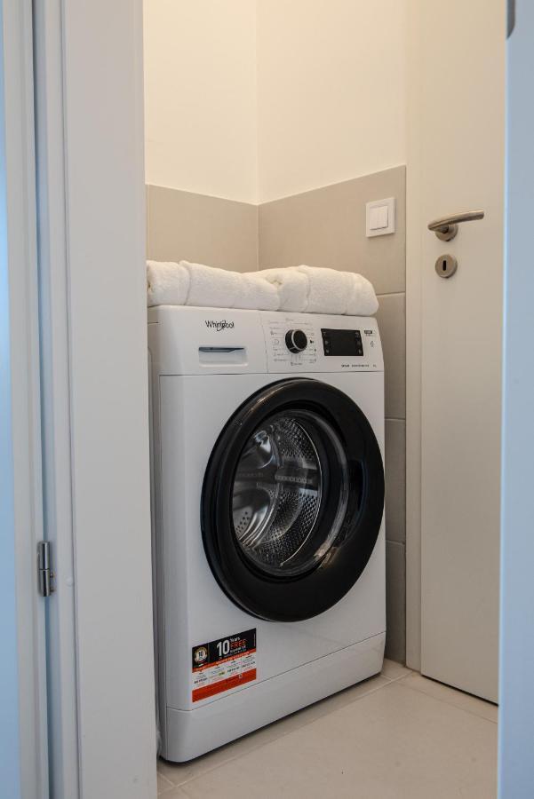 Dob36 Apartment With Free Private Parking And Balcony 부다페스트 외부 사진