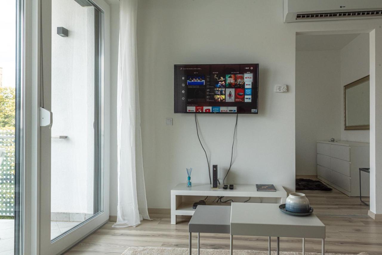Dob36 Apartment With Free Private Parking And Balcony 부다페스트 외부 사진