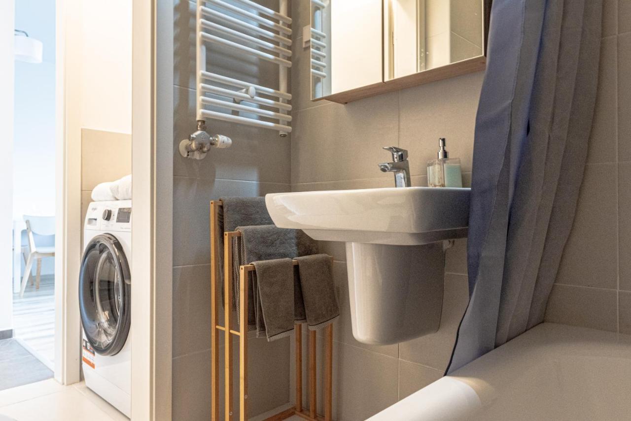 Dob36 Apartment With Free Private Parking And Balcony 부다페스트 외부 사진