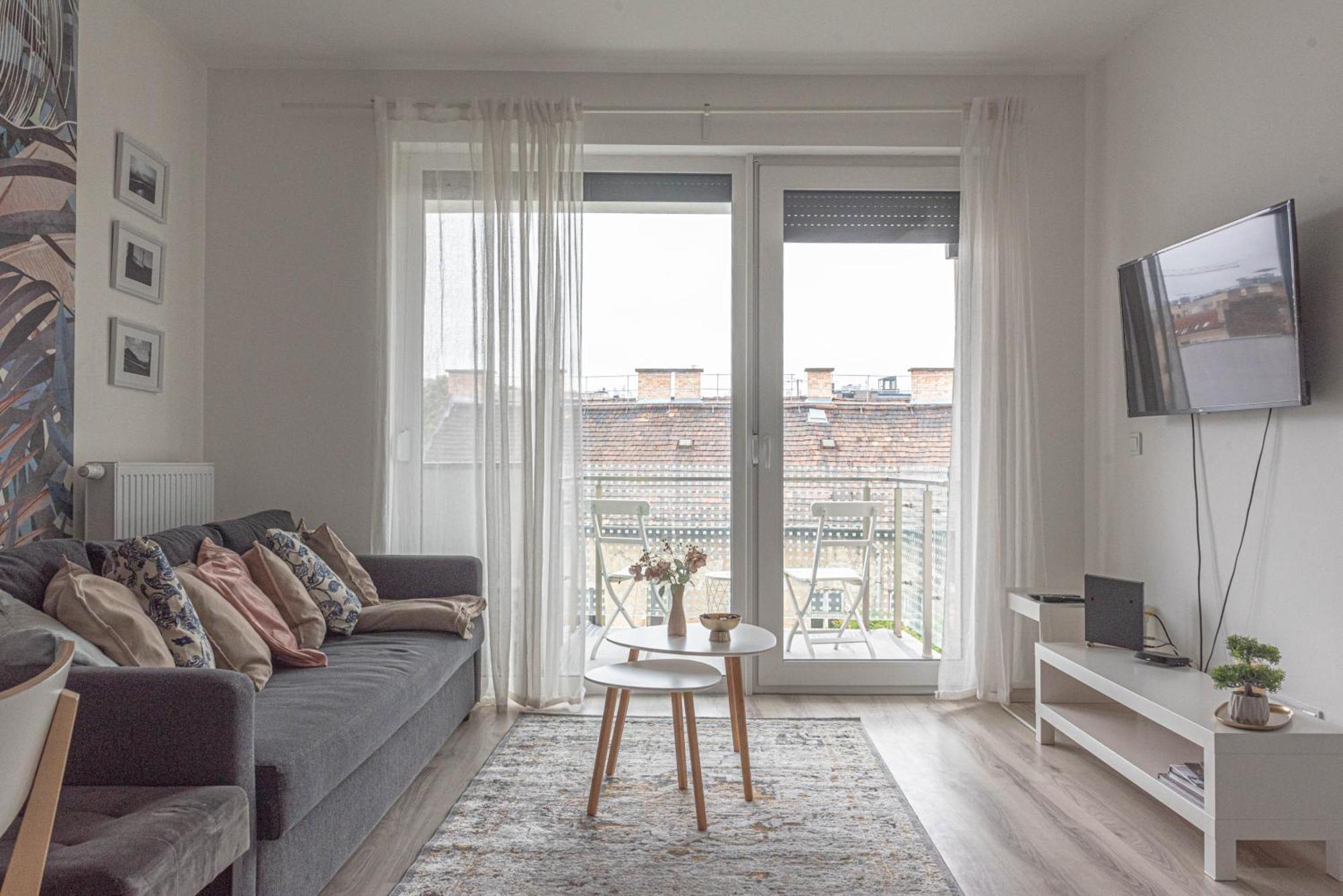 Dob36 Apartment With Free Private Parking And Balcony 부다페스트 외부 사진