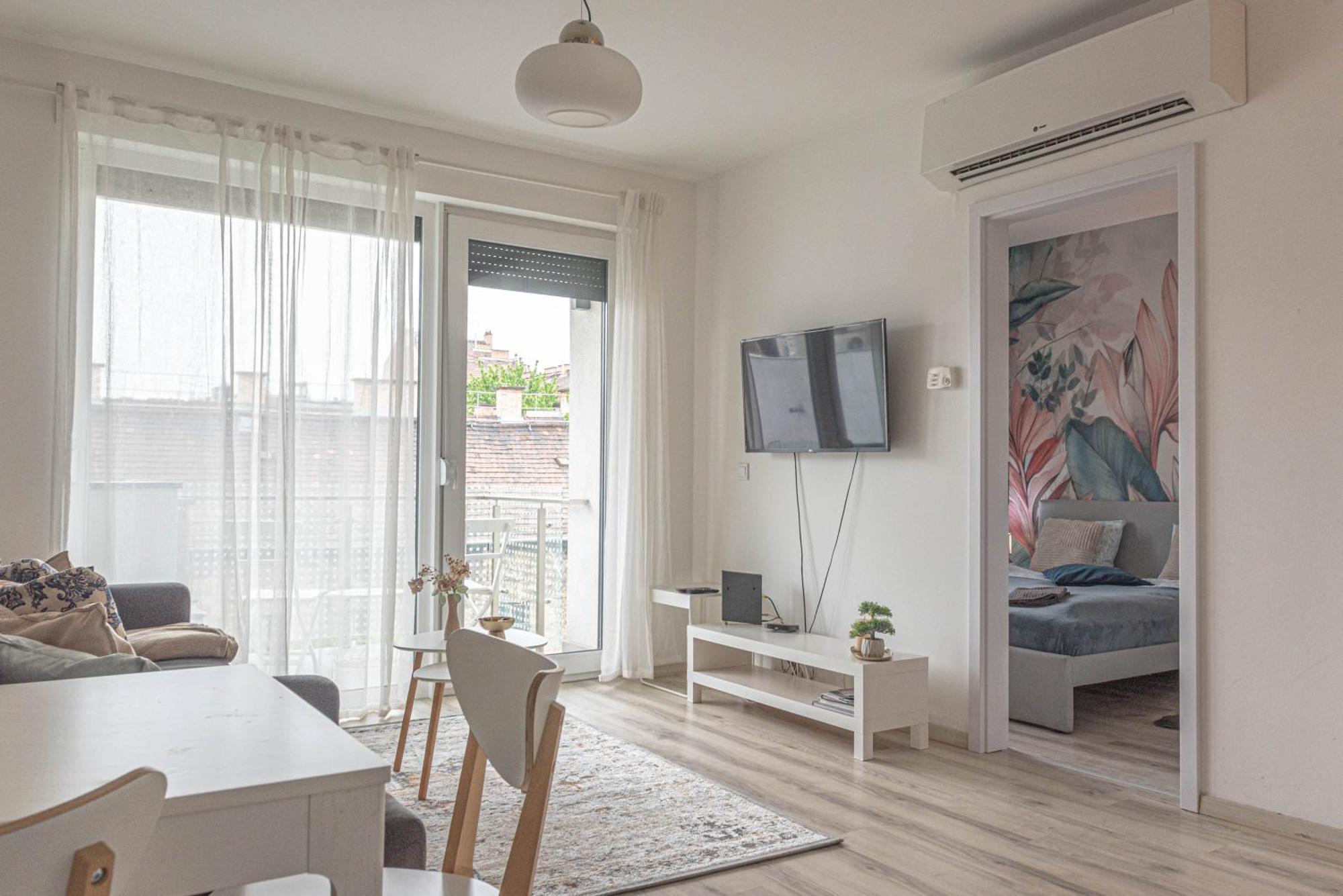Dob36 Apartment With Free Private Parking And Balcony 부다페스트 외부 사진